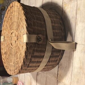 Vintage Round Woven Wicker Basket  Attached Lid Turn Key Closure